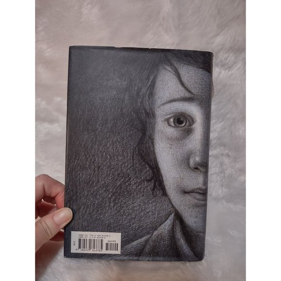 The Invention of Hugo Cabret by Brian Selznick hardcover book - Picture 4 of 5